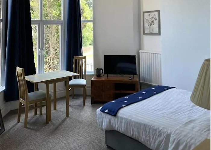 Ensuite Double Room, By Swansea University, Sketty, R2